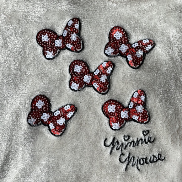 Minnie Mouse sweater and sandal bundle - Picture 2 of 12